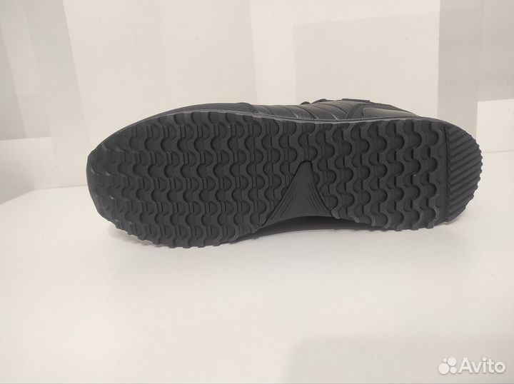 Мужские зимние кроссовки adidas