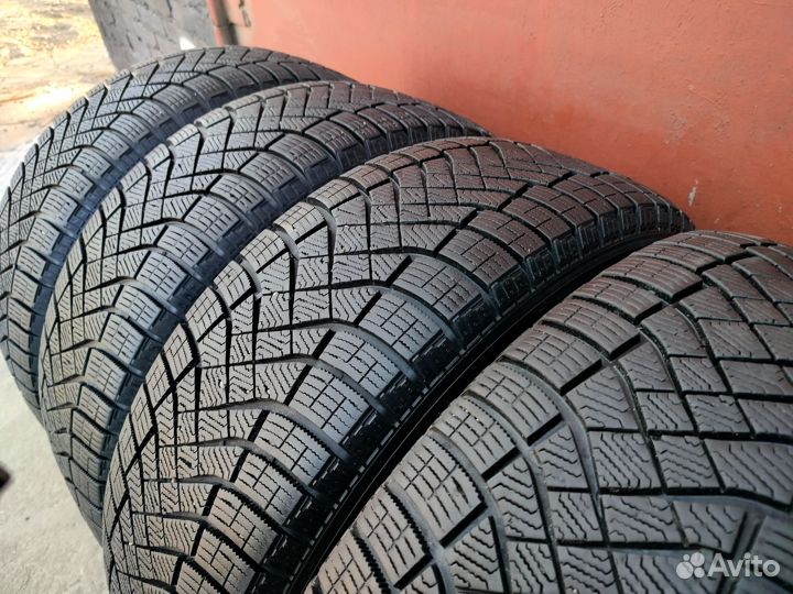 Pirelli Ice Zero FR 225/65 R17 106T
