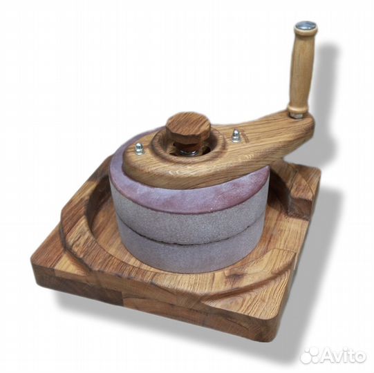 Ручная жерновая мельница