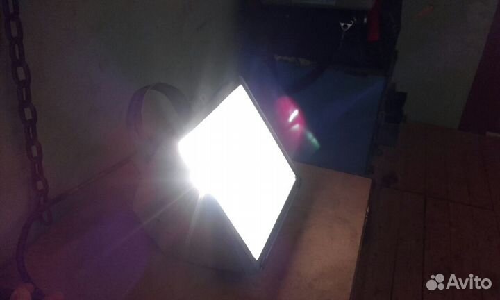 Уличный фонарь прожектор