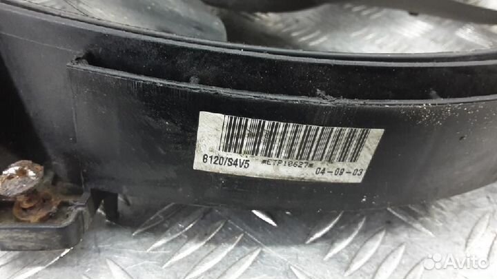 Вентилятор радиатора Mitsubishi Carisma