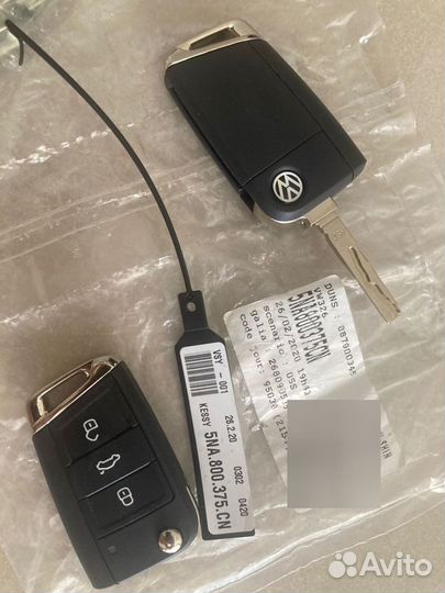 Ключ Volkswagen Tiguan2 (KeylessGo) 5G6959752BL