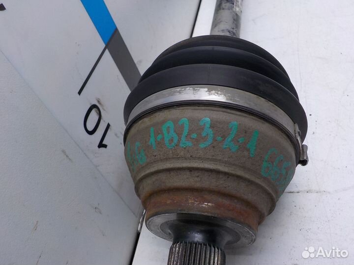 Привод правый передний Volkswagen Tiguan