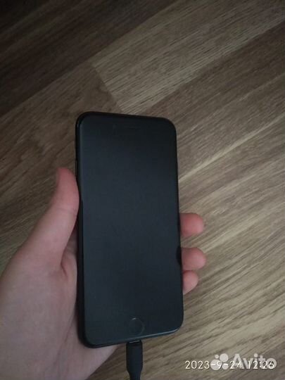 Телефон iPhone 7