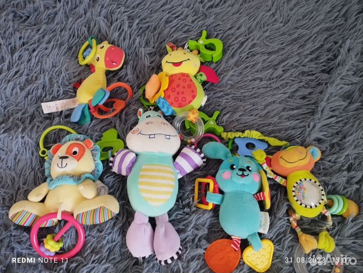 Погремушка на коляску