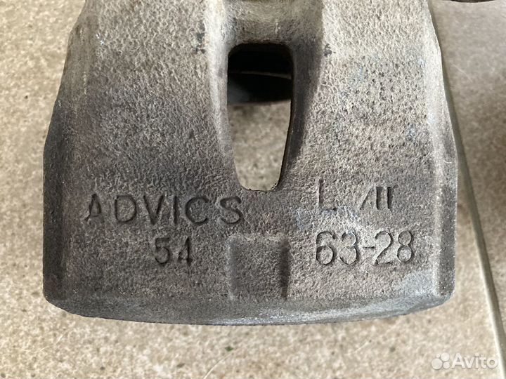 Суппорта оригиналы с RAV4 2011