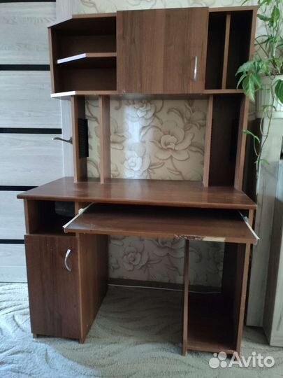 Компьютерный стол