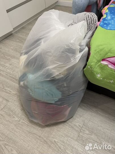 Отдам много женских вещей пакетом размер 46-48