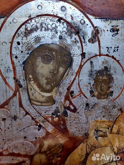 Старинная икона Пресвятой Богородицы