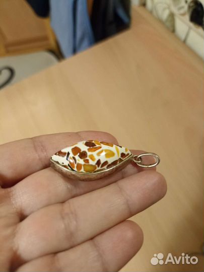 Бусы, кулон янтарь