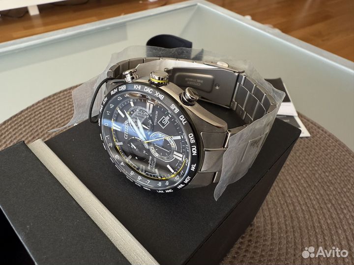 Citizen CB5947-80E Super-Titanium Eco-Drive Radio