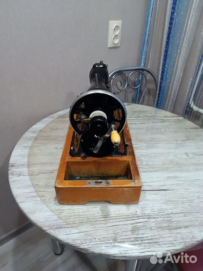 Швейная машина подольск ручная