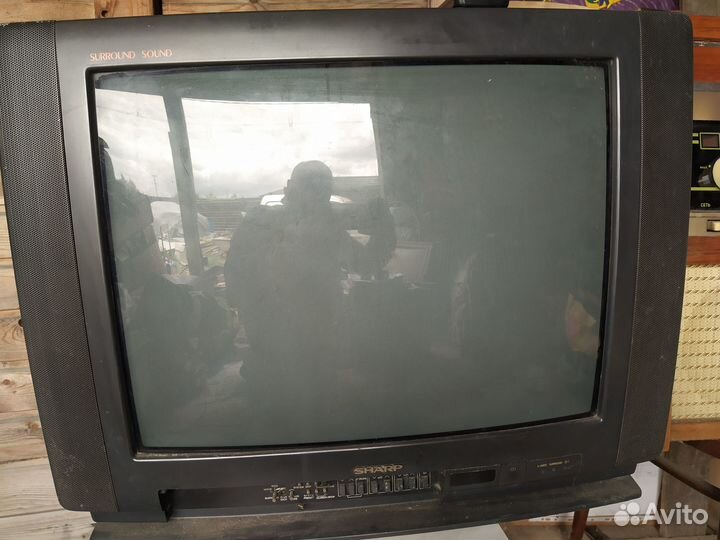 Телевизор Sharp, 70 см