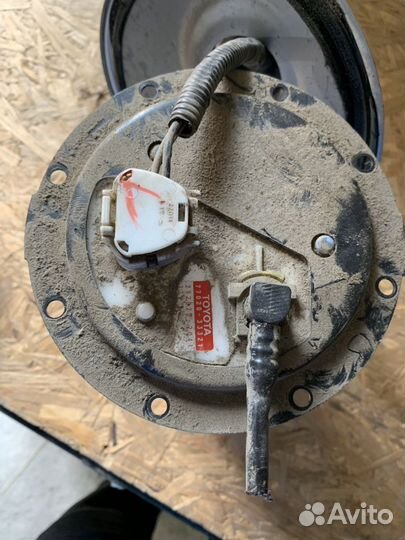 Тойота камри 50 Toyota Camry V50 насос топливный