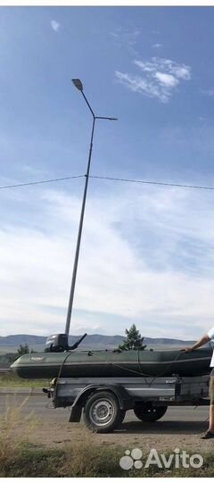 Лодка с мотором