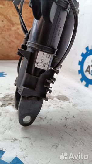 Mercedes W222 13- Пневмостойка передняя правая