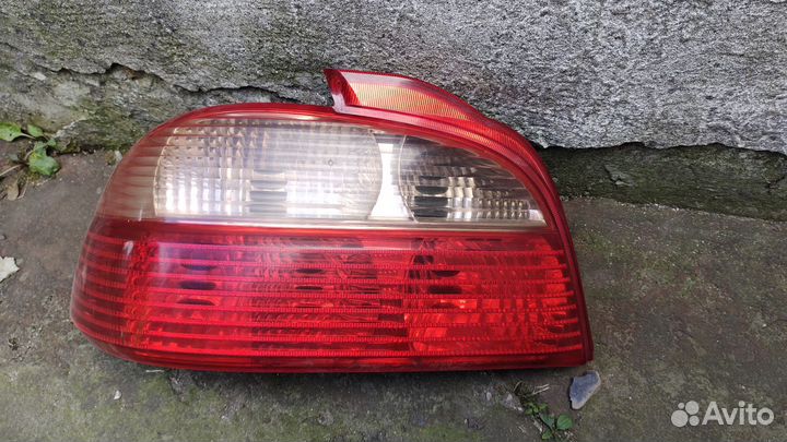 Задний фонарь toyota avensis t220