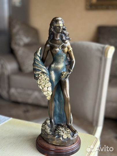 Статуэтка фортуна