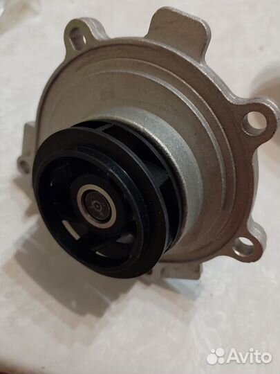 Водяной насос артикул 506837 Valeo