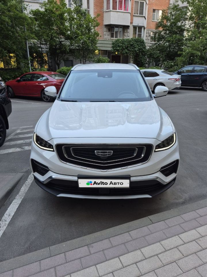 Geely Atlas Pro: фото из отзыва
