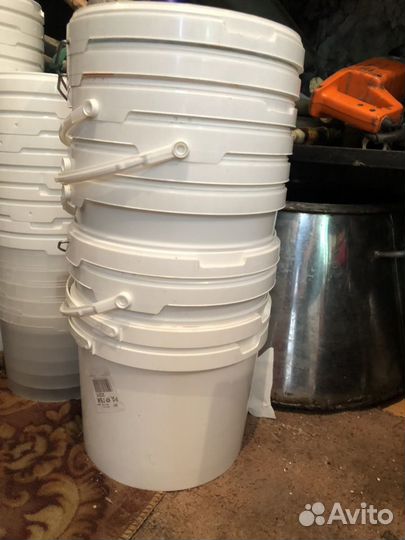 Пластиковые вёдра с крышками