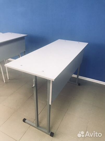 Школьная парта