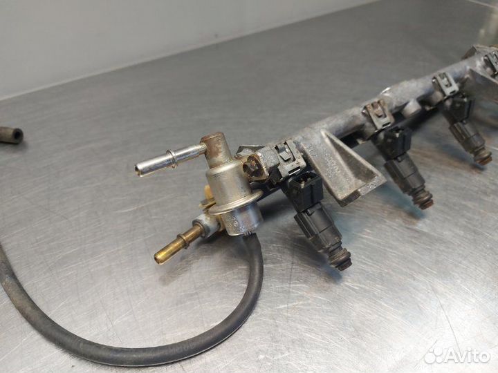 Топливная рампа с форсунками Ford Mondeo 1 GBP L1F