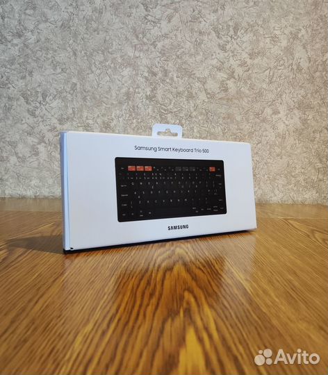 Беспроводная клавиатура Samsung Trio 500 (новая)