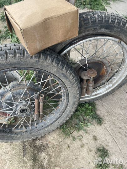Колеса от мотоцикла днепр