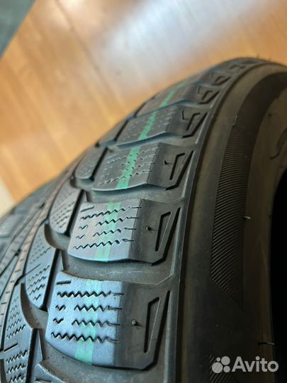 Bridgestone Blizzak LM-80 Evo 255/55 R19