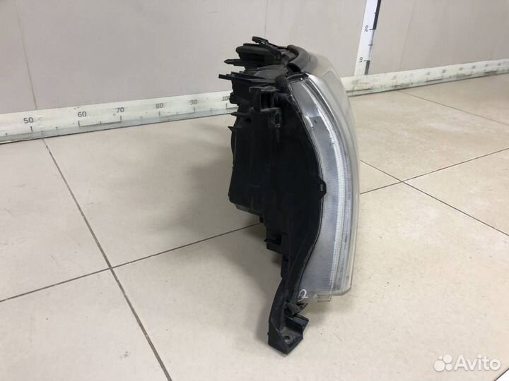 Б/У Фара левая 8117060C82 toyota