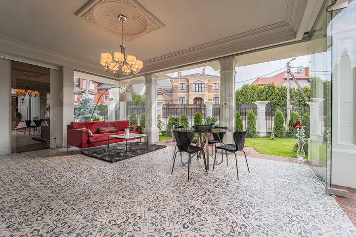 Дом 420 м² на участке 10,1 сот.