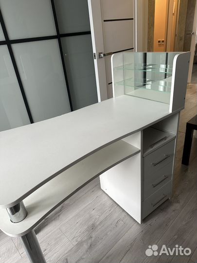 Стол для маникюра бу