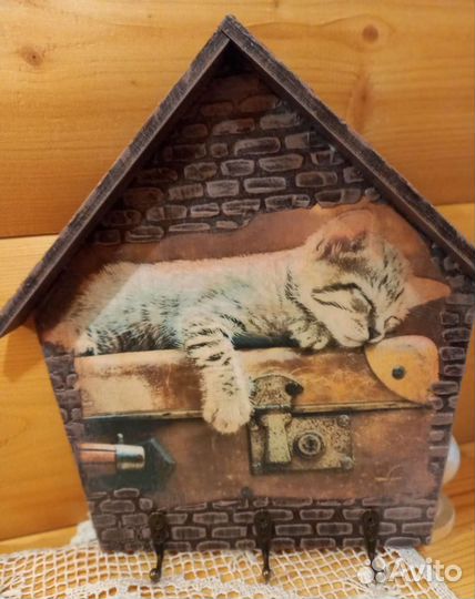 Ключница настенная из дерева