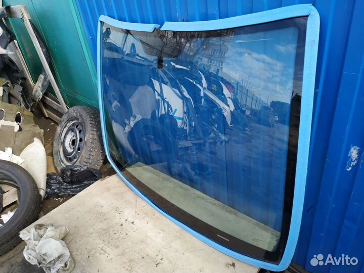 Лобовое стекло Kia Venga Hyundai IX20 новое