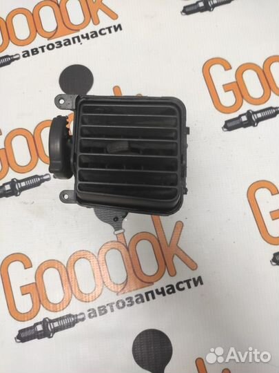 Дефлектор воздушный Nissan Primera P11