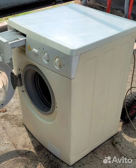 Стиральная машина zanussi