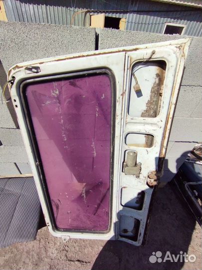 Задняя дверь нива