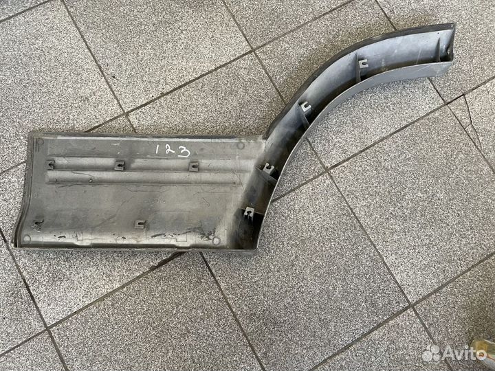 Накладка двери задней правой Mitsubishi Pajero 2