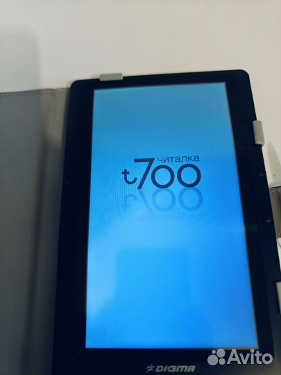 Электронная книга Digma t700