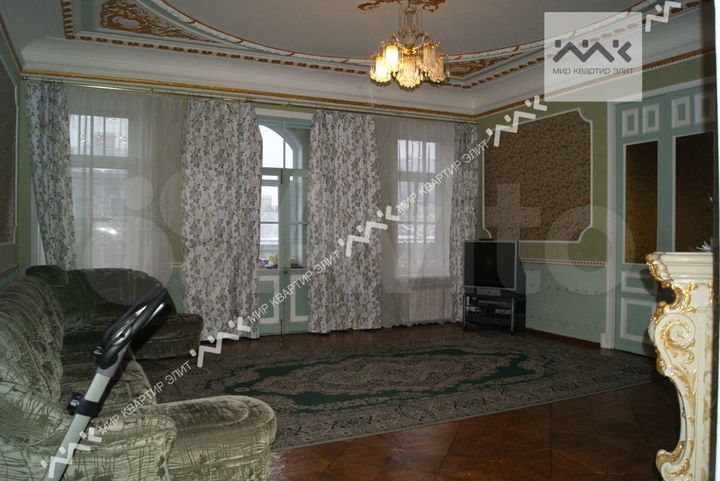 7-к. квартира, 240 м², 4/5 эт.