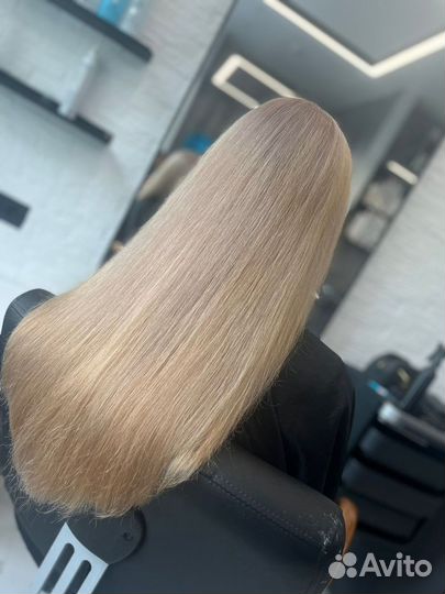 Окрашивание волос в салоне и с выездом на дом