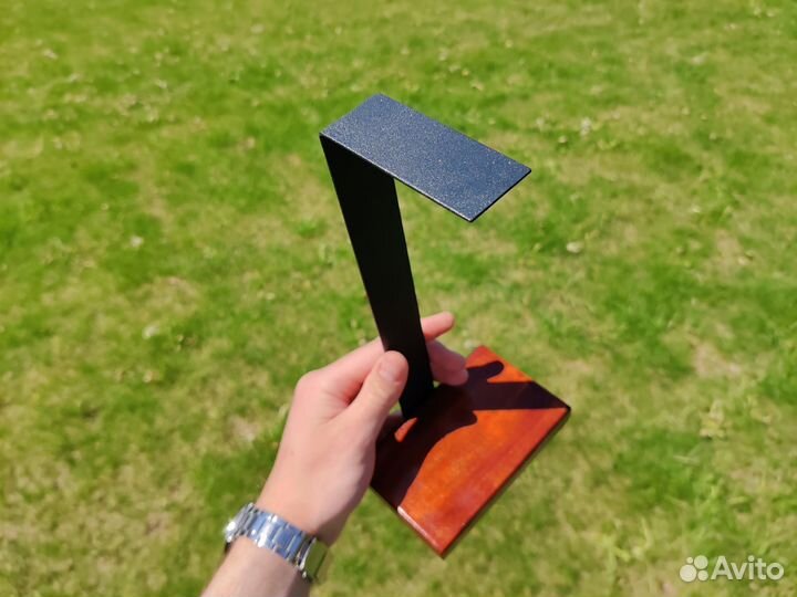 Подставка для наушников в стиле лофт