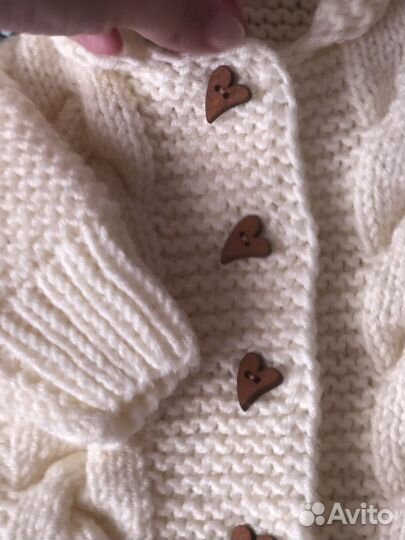 Вязаный костюм для новорожденного
