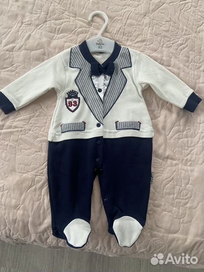 Боди-костюм на 0-3 мес