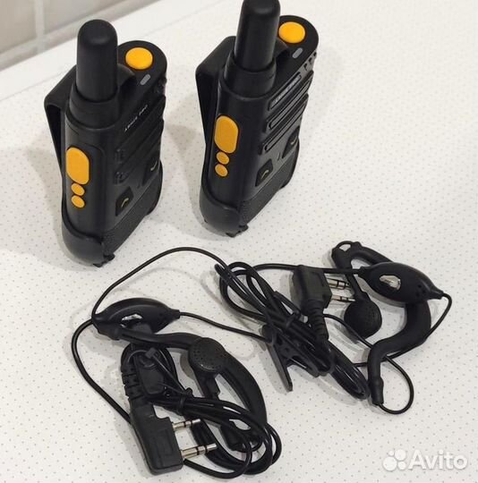 Рация-радиостанция с гарнитурой-наушником