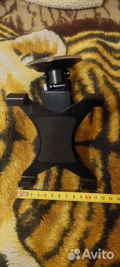 Держатель для планшета в авто