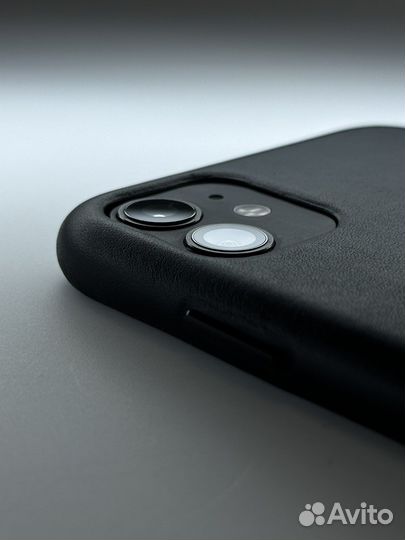 Оригинальный кожаный чехол iPhone 11