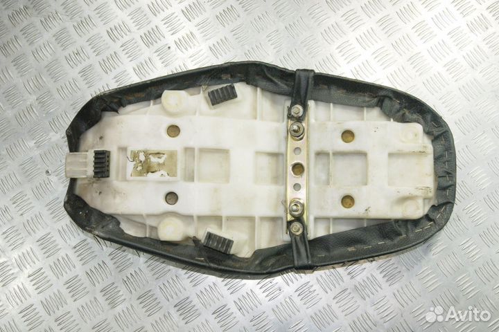 Сидение Suzuki Bandit 400V-2