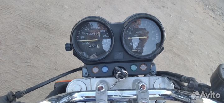 Honda CB 400 SFV